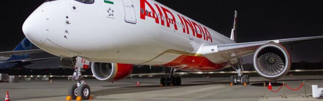 Dupli baksuz: Let prekinut i vraćen na polazni aerodrom, po sletanju motor usisao kontejner