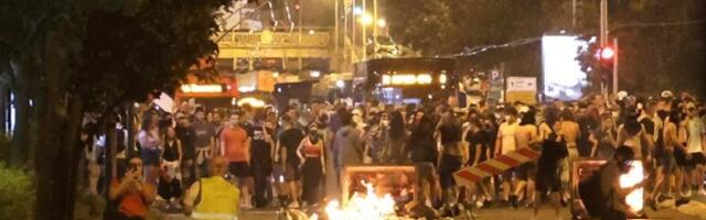 Dno! Blokaderi nastavlju sa prljavom kampanjom: Šire laži i targetiraju decu funkcionera zarad političkih poena (FOTO)