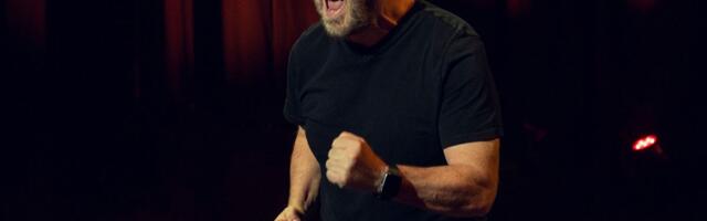 Fanovi zatražili da Riki Džervejs vodi Oskara, a njegov odgovor je bio brutalan