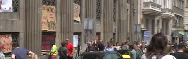 Protest umetnika ispred Ministarstva kulture