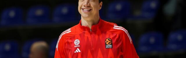 Navijači Bajerna se poklonili Lučiću: Olimpijakos pokvario žurku