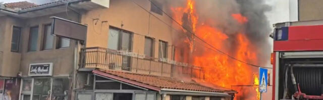 VELIKI POŽAR U NOVOM PAZARU  Vatrena stihija širi se velikom brzinom (VIDEO)