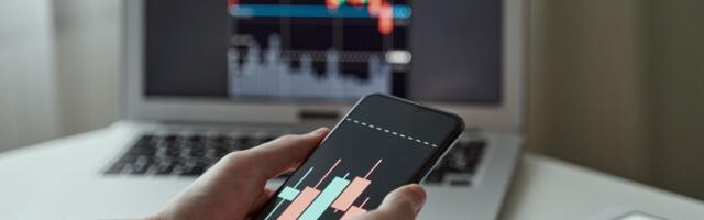 Crveno na kripto berzama: Bitkoin i itirijum u padu, investitori oprezno prate kretanje tržišta