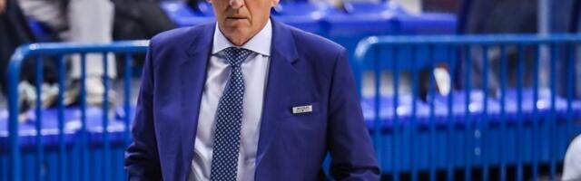 Gospodski potez: Pavićević poklonio cveće sudiji koju je uvredio (VIDEO)