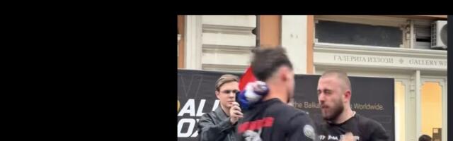 Tuča Srbina i Hrvata u Knez Mihailovoj: Potpuni haos, letele pesnice (VIDEO)