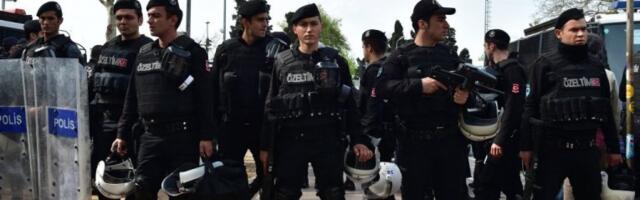 POGOĐEN VRH ESTRADE: Velika racija policije - uhapšene 22 osobe, među njima pevači i glumci!