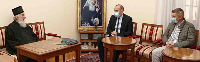 Patrijarh pozvao građane da poštuju epidemijske mere tokom krsnih slava
