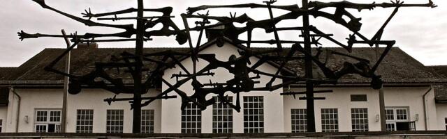 Na današnji dan: Počeo Drugi srpski ustanak, oslobođen Dahau, Milošević rekao "Niko ne sme da vas bije"