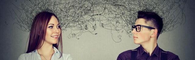 Žene to rade najčešće u jednom slučaju: Ako neko PREKRSTI ruke dok razgovarate, evo šta vam time PORUČUJE