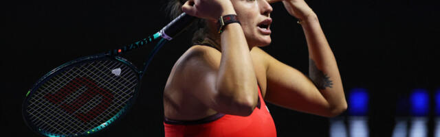 Dekolte do pupka - Svi gledaju u grudi Arine Sabalenke (FOTO)