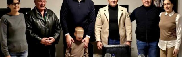 "SREĆAN SAM KADA VIDIM PORODICE KOJE NEGUJU ZAJEDNIŠTVO!" Oglasio se Vučić tokom posete porodici Janković (FOTO)