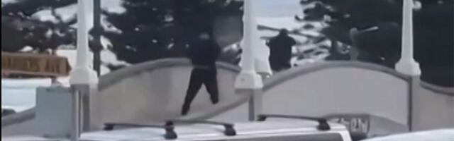 POJAVIO SE SNIMAK POKOLJA NA PLAŽI U SIDNEJU! Pucao u ljude iz neposrednje blizine! Korišćeno i MISTERIOZNO TREĆE ORUŽJE! (UZNEMIRUJUĆI VIDEO)