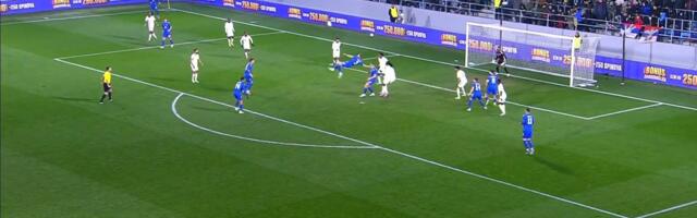 Gol za TV špice: Strahinja Pavlović golom iz makazica doneo izjednačenje!