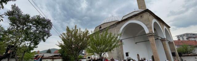 Obavljenja obdukcija – Muftija Zukorlić ukopan u haremu Altun Alem džamije