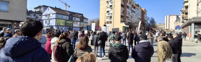 Kragujevčani 24. dan na 15 minuta blokirali raskrsnicu kod  Uzora  (FOTO)