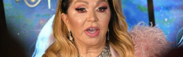 OD OVIH FOTOGRAFIJA NEDE UKRADEN VAM NEĆE BITI DOBRO! Pevačica se skinula, POGLEDAJTE kako izgleda u 74. godini - VILICE PADAJU!