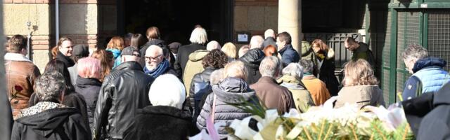 SAHRANA GORDANE MARIĆ: Veliki broj glumaca došao da isprati koleginicu (FOTO)