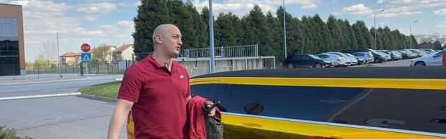 Desingerica u zlatnoj limuzini došao na snimanje, Karleuša skočila na njega: Hit scena! On odmah pozvao ženu