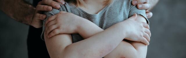 Deda godinu dana silovao unuku (9), policija potom otkrila još veći užas! Horor u komšiluku