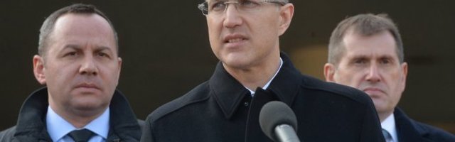 BOŠKO OBRADOVIĆ ŠUTIRAO POLICAJCA U SKUPŠTINI! Stefanović ogorčen: Đilasovci pokazali da je nasilje jedini način kojim bi da dođu na vlast!