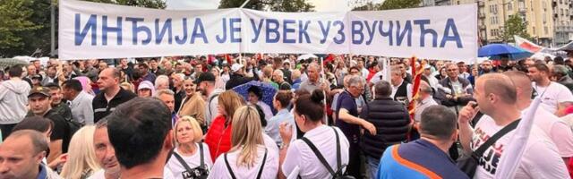 Na miting SNS-a učesnici dovoženi vozilima državnih institucija