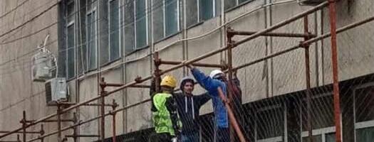 Uklonjene skele na zgradi “socijalnog” u Nišu posle 4 godine