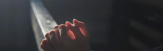 Свештеник педофил осуђен на три године и 10 месеци затвора