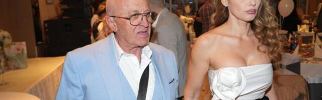 KADA SE POJAVILA, SVIMA POPADALE VILICE! Era Ojdanić slavi unuku punoletstvo, O MISTERIOZNOJ LEPOTICI SVI BRUJE! (GALERIJA, VIDEO)