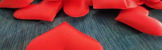 Ljubavni horoskop do 27. decembra: Bikovi imaju potrebu za stabilnošću, a jedan znak će ući u tajnu vezu