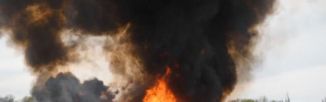 Bukti priobalje na nasipu reke Save: Vatrogasci su na terenu