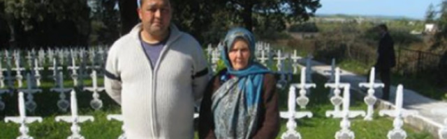 Mesto počinka čuvaju Vagdija Hamdi i njen sin Mažub, a stradali vojnici su NAŠI HEROJI