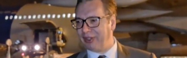 Vučić dočekao kineske vakcine na aerodromu