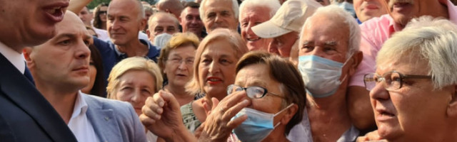 IGLA NEMA GDE DA PADNE: Vučić obilazi Zapadnu Srbiju, u Užicu ga dočekalo više od 3.000 ljudi! (FOTO)