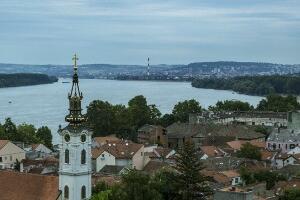 Топло, уз смену сунца и облака очекује се слаба киша