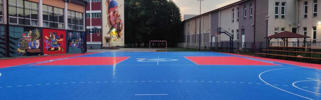 Danas otvaranje preuređenog sportskog terena u OŠ “Vuk Karadžić“, poneće ime Gaja Čakajca