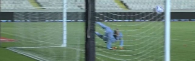 Strašna odbrana Milana Borjana (VIDEO)