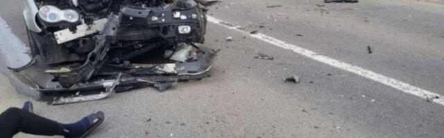 TRI SAOBRAĆAJNE NESREĆE U NEKOLIKO MINUTA NA AUTO-PUTU Dve osobe prevezene u bolnicu