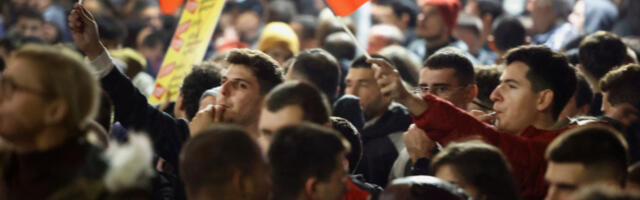 KAKO IZGLEDA DRŽAVA KOJOJ ZAPAD KONTROLIŠE SVE Građani besni, predsednik pozvao na referendum, a parlament?!