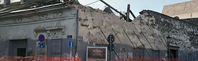 FOTO, VIDEO: Pretnja od potpunog urušavanja "Bele lađe" u centru Novog Sada