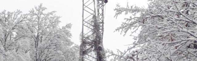 U većem delu zemlje stabilizovana situacija sa strujom, na pojedinim putnim pravcima sneg do pet centimetara