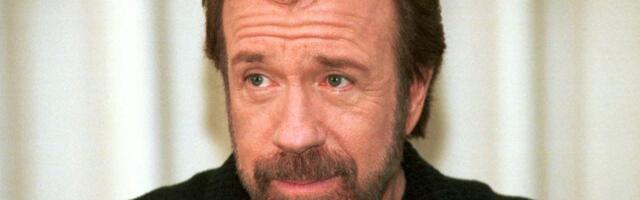 "Umro je dva puta za 47 minuta, pa ga oživljavali" Čak Noris je pre 10 godina imao dva infarkta u jednom danu i preživeo nemoguće