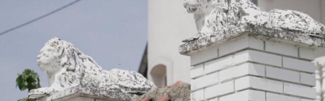 OVO SELO U SRBIJI VIŠE LIČI NA MONTE KARLO! Vile spolja odišu luksuzom, a unutra je još veće bogatstvo - tajna je u ovome! (FOTO)