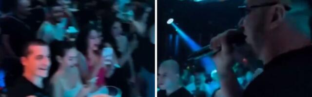 Mini-bar bugarskog pevača oduševio publiku: Muzičkoj zvezdi na noge stiže osveženje, ovaj čovek je ZVEZDA