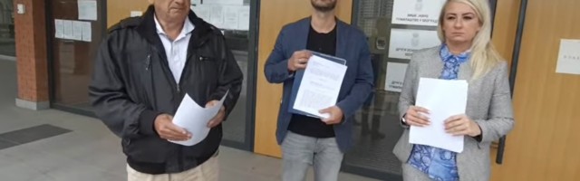 Pet intelektualaca i političara podnelo krivičnu prijavu protiv Vučića