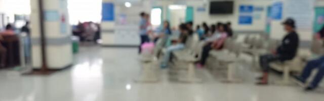 "NE MOGU DA USTANEM IZ KREVETA, A NI DA ZASPIM": Virus kosi čitave porodice u Srbiji, žale se na NEOBIČNE SIMPTOME