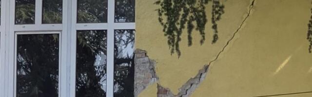 "Škola na Voždovcu čiji se deo obrušio pre sedam meseci još uvek nije sanirana" (FOTO)