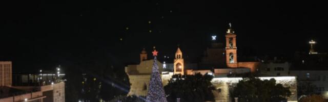 Окићена јелка у Витлејему за новогодишње и божићне празнике први пут од 2022. године