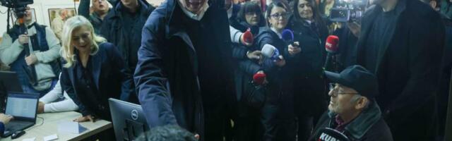 POVERENJE! VUČIĆ MEĐU NARODOM U NIŠU: Fabrike se otvaraju, investicije stižu, a blokaderski spinovi padaju u vodu