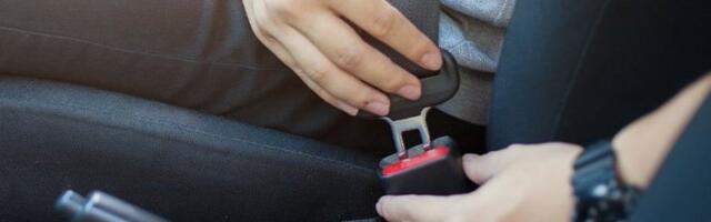 POSTOJI JOŠ JEDNA FUNKCIJA: Evo čemu služi dugme na pojasu za vezivanje