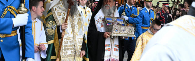 Стотине верника на свечаној литији поводом Спасовдана, славе града Београда